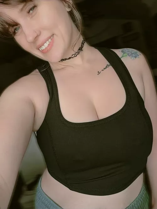 Oh, just a no makeup selfie as comfy as can be 