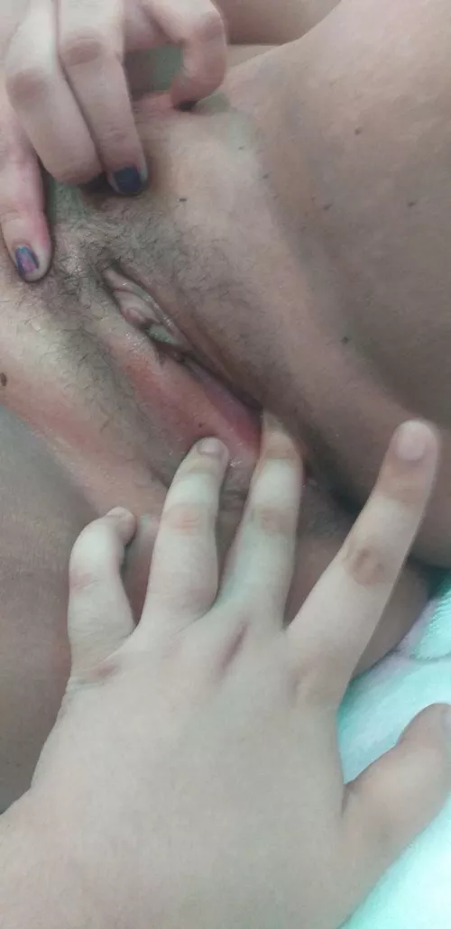 omg my pussy with a (f)inger in it