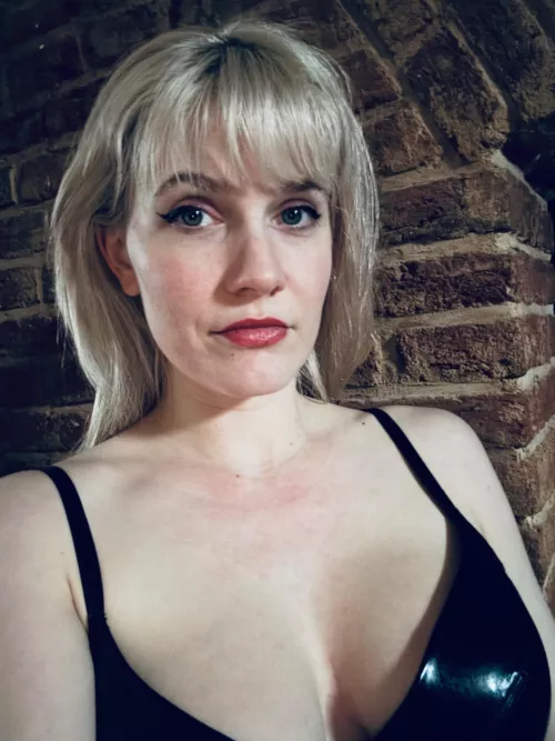 Paint me like one of your blond girls