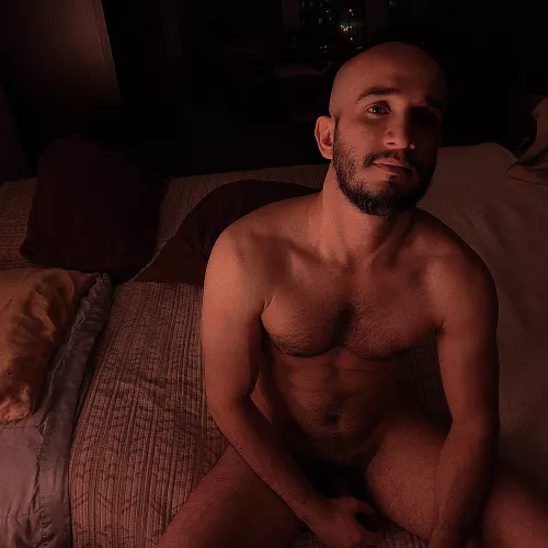 Raise your hand if you're sleeping alone tonight too! 🙋‍♂️