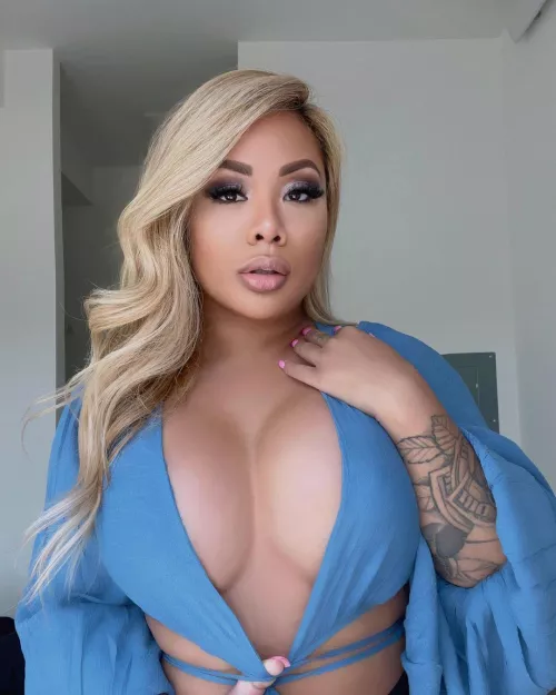 Really love this crop top, do you?