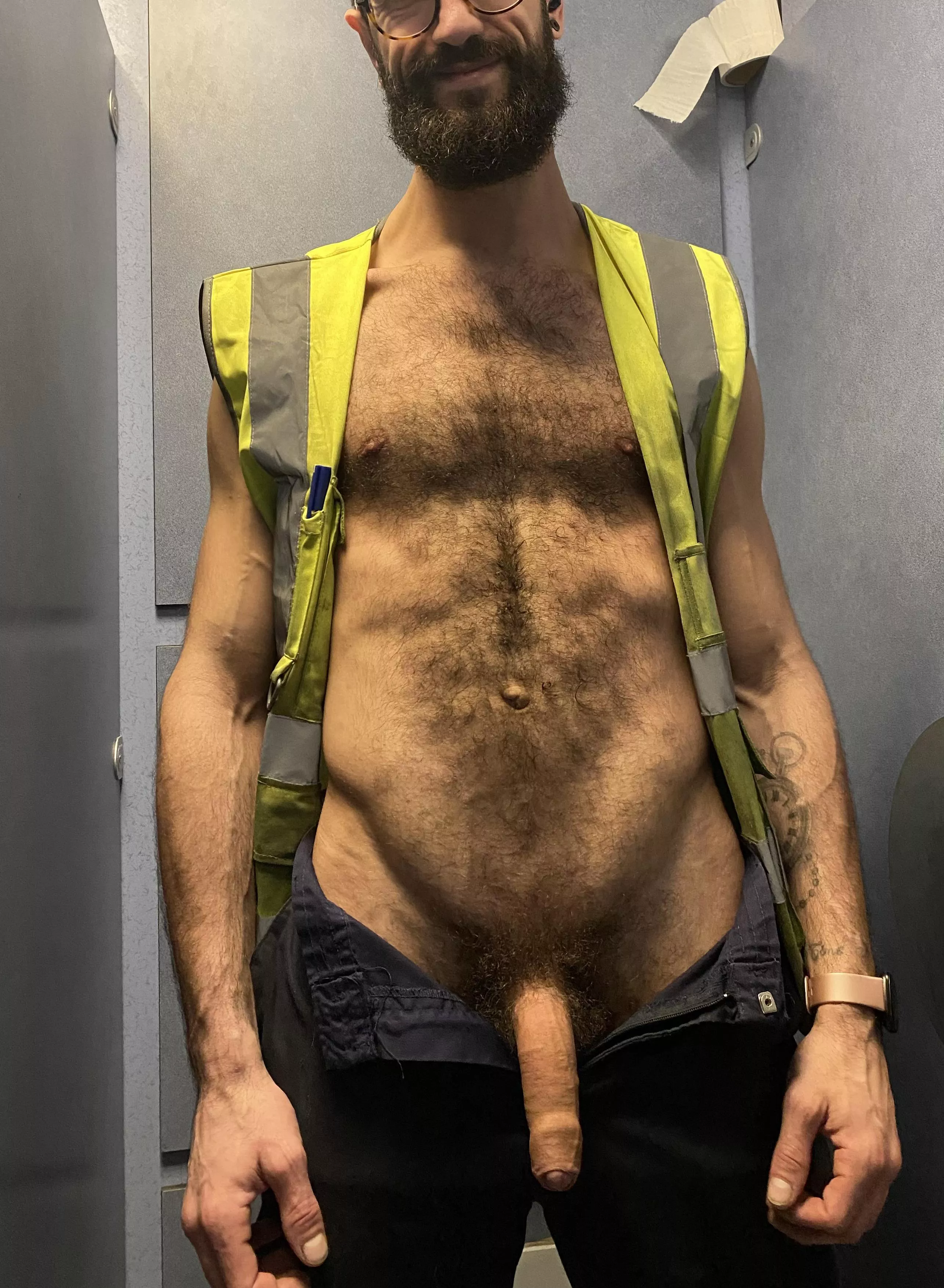 Reckon you’d get much work done if I looked like this?