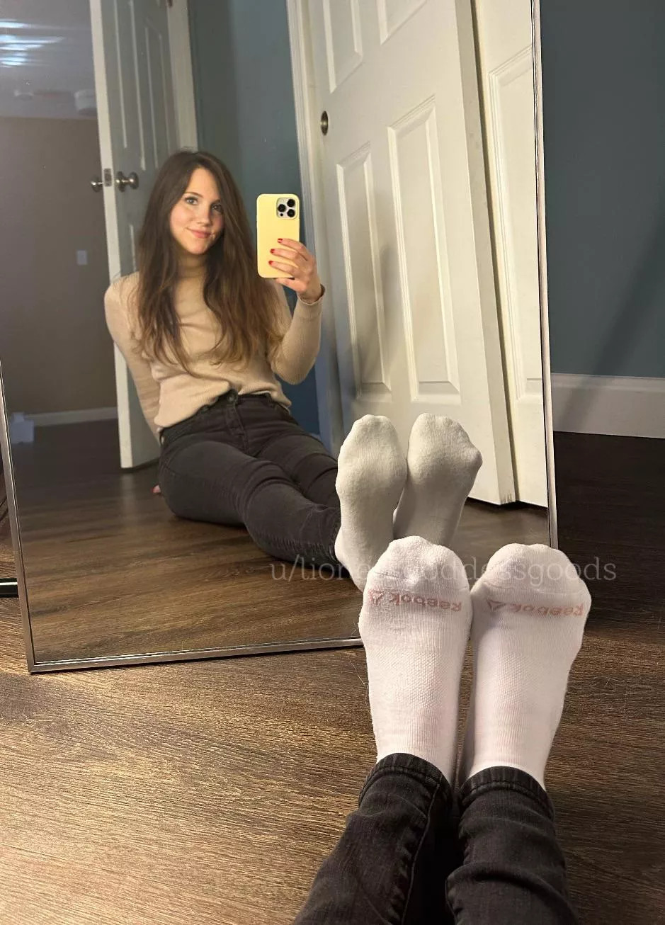 [Selling] Press them against your face and take a long deep satisfying inhale. Menu & drawer pinned. Free shipping, tracking #, pow photo included