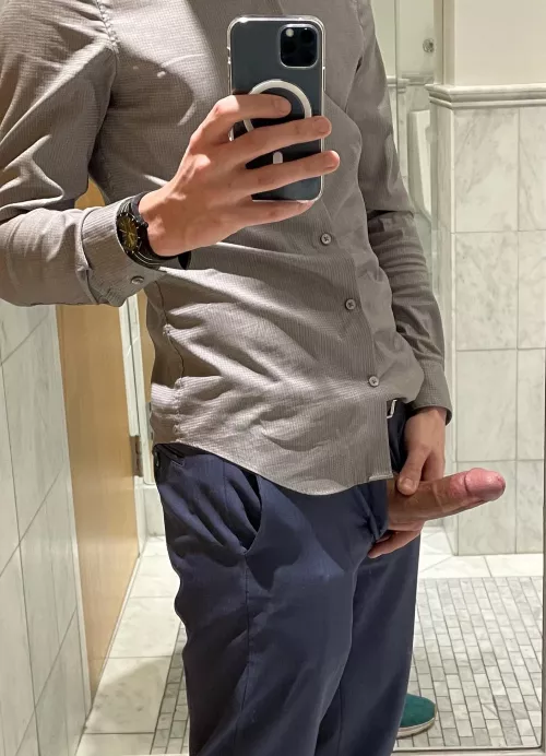 Stressful day in the office 🥵