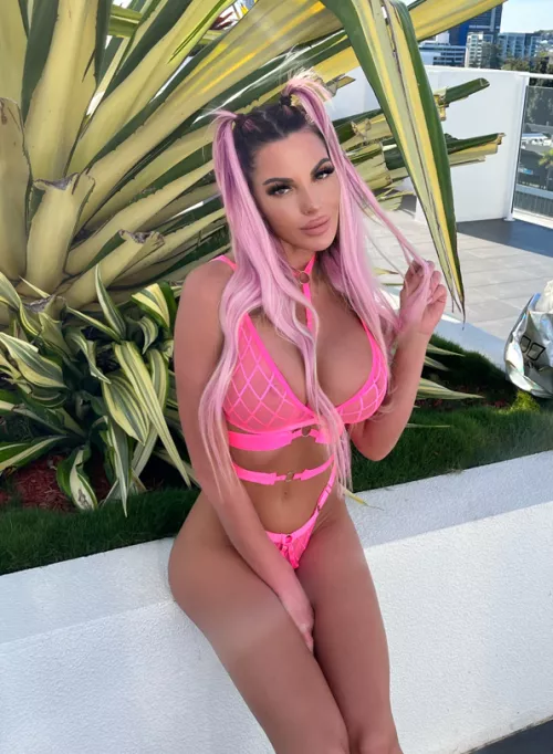 Tell me first word that comes to your mind after seeing this selfie