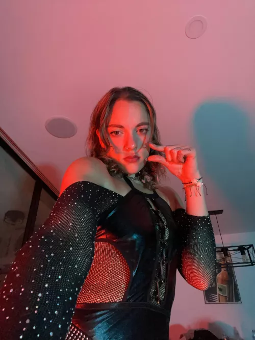 tell me your size and let see if you can make me laugh