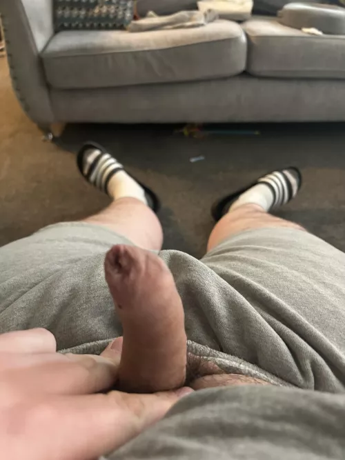 That saying about big feet means big cock clearly ain’t true