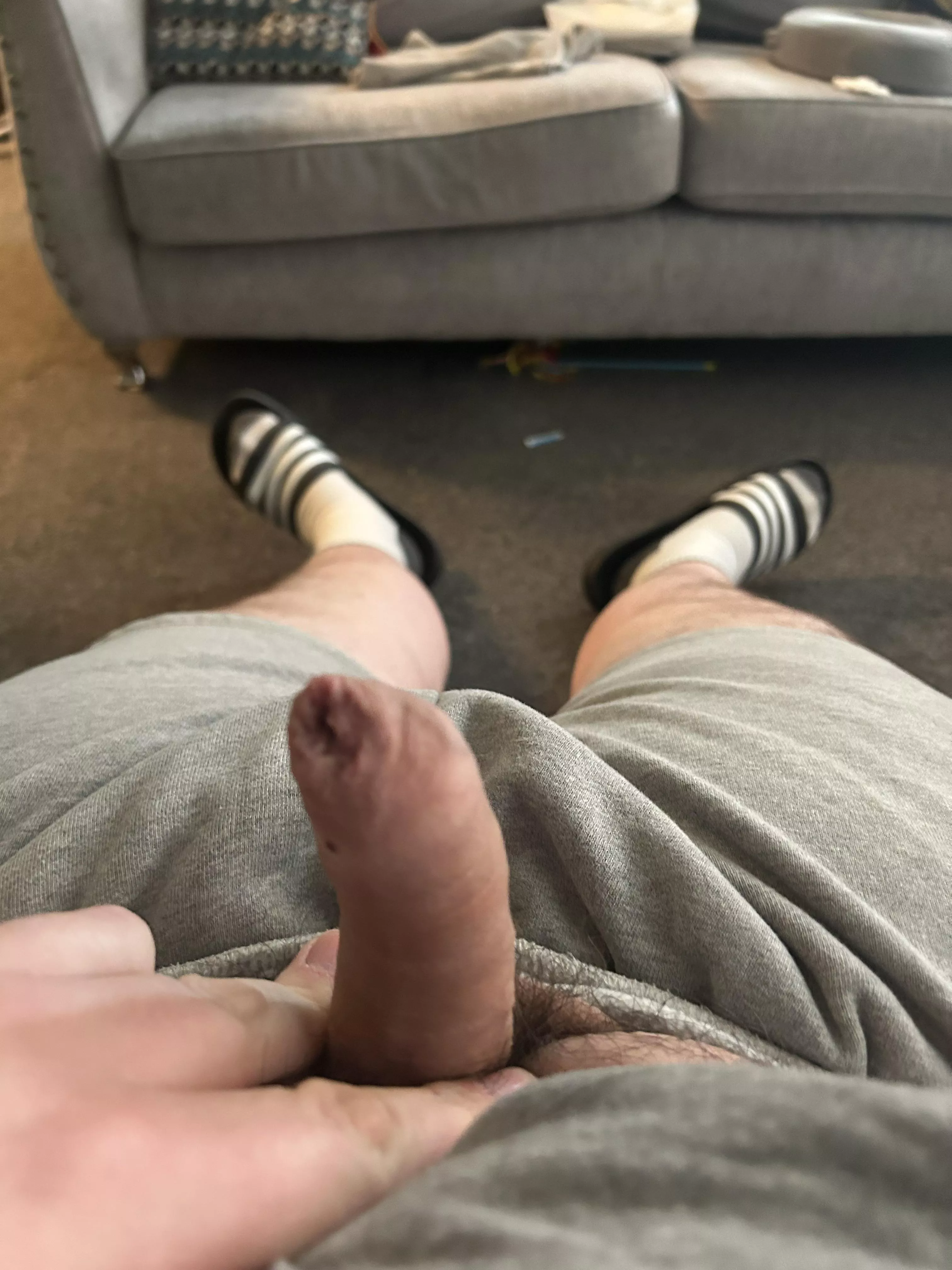 That saying about big feet means big cock clearly ain’t true