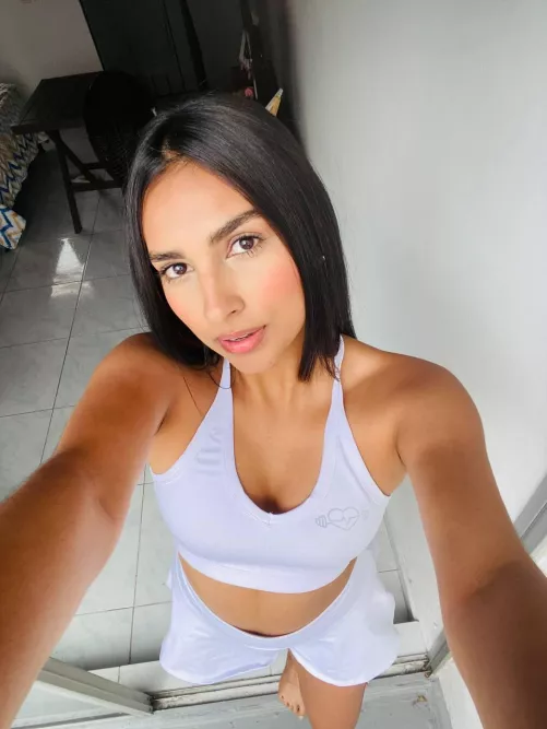 The weather is too hot, time for my favorite crop top