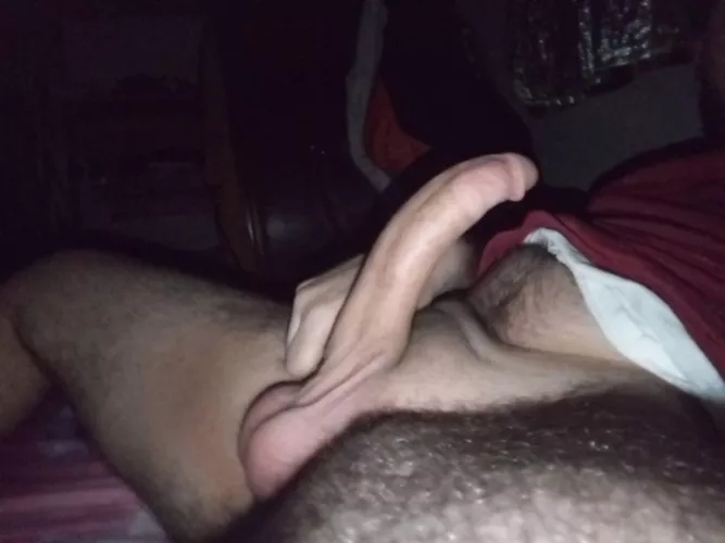 Wanna be between daddy's hairy legs and suck it ?