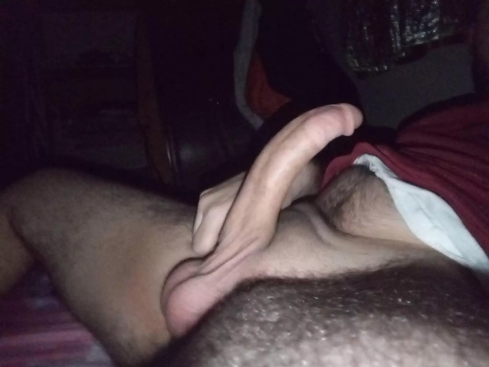 Wanna be between daddy's hairy legs and suck it ?
