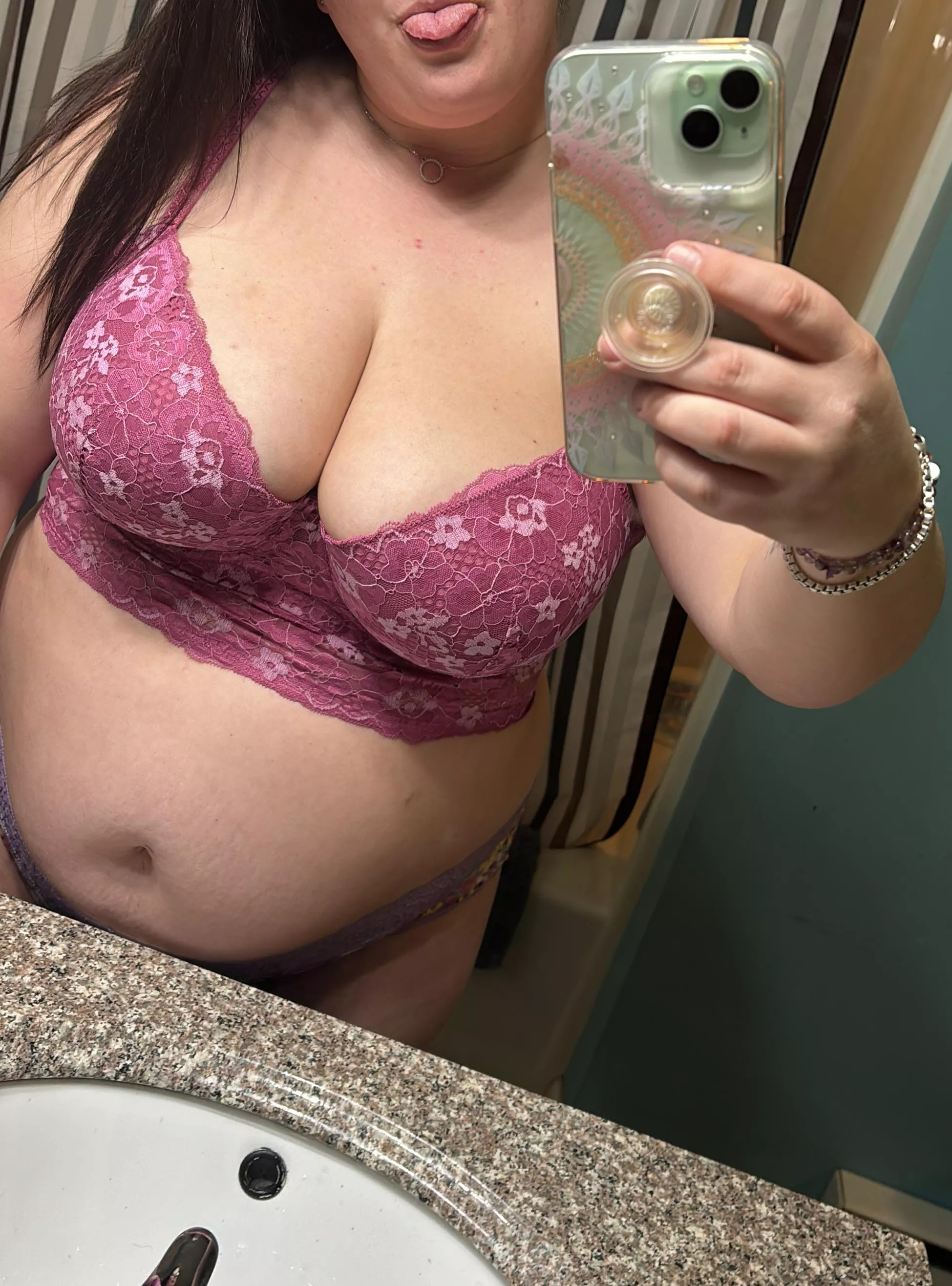 Who’s awake and lurking 👀…