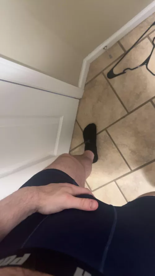 23 country frat bro looking for a new younger bro, hmu lil bro @jsoccer099