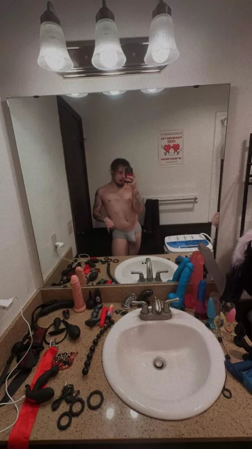 25 I just want someone to play with me for hours