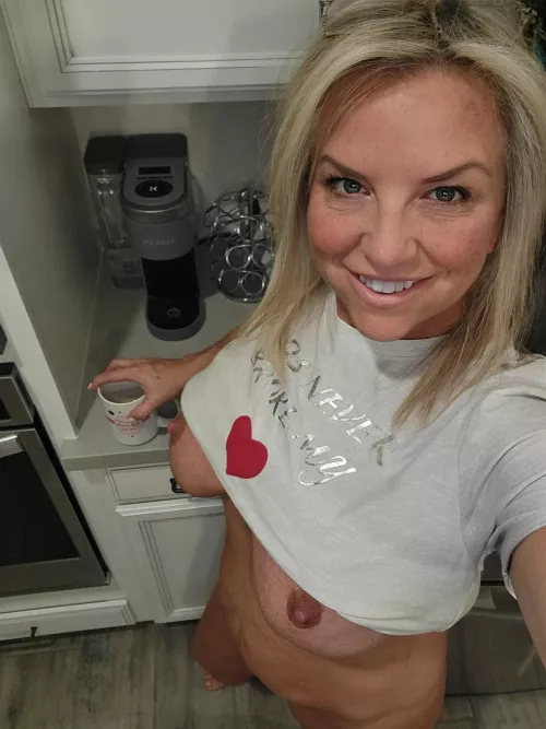 55f Who's joining me for breakfast? Have a great day,  darlin!