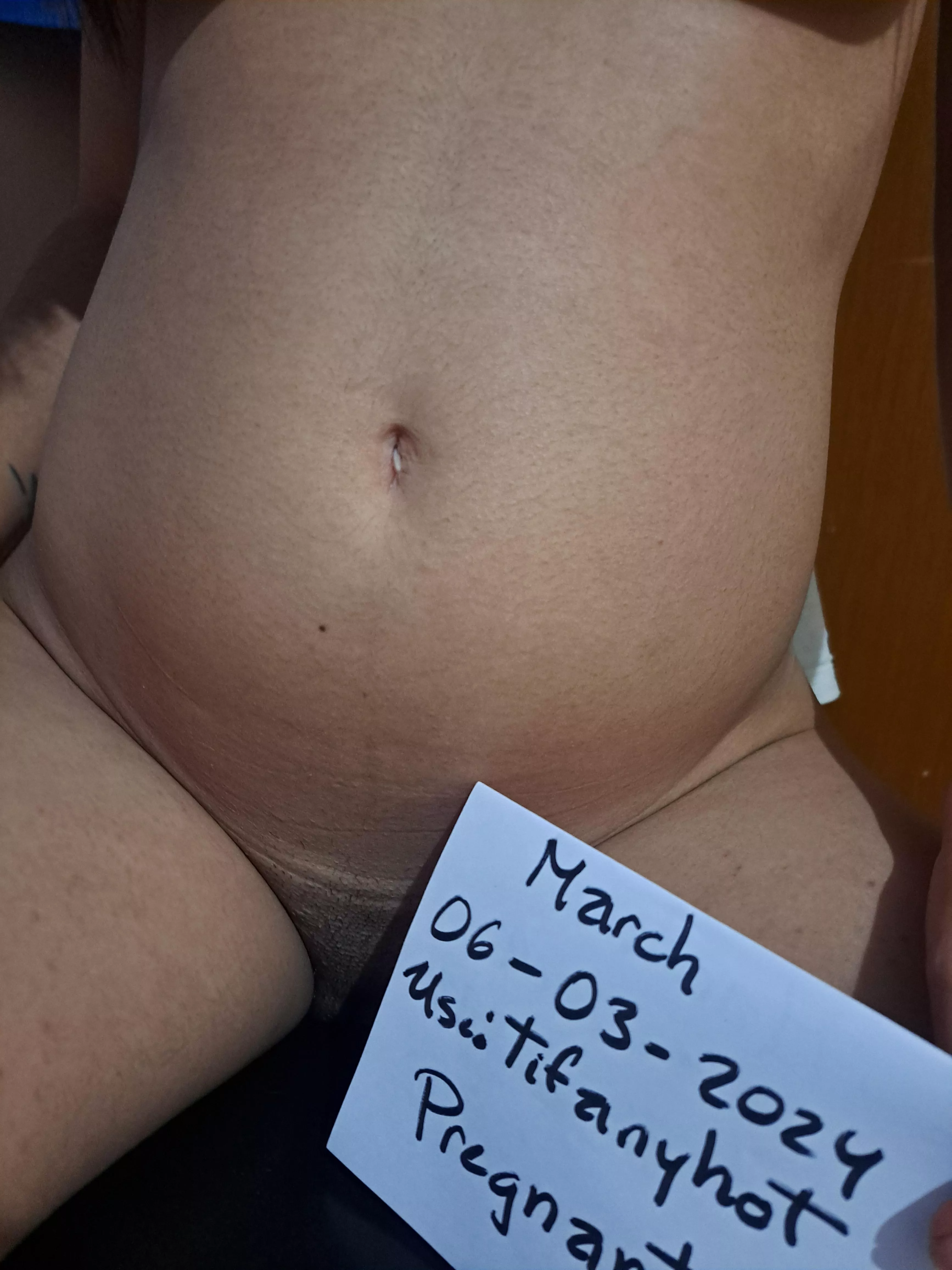 8 weeks pregnant and hot every day