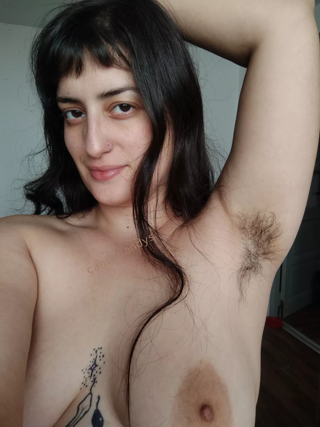 A whole year without shave them, I think I look sexier than ever  