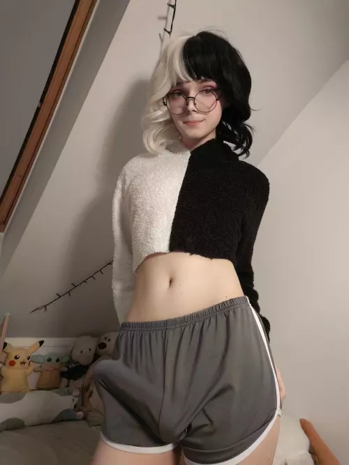 Am I pretty enough to seduce a straight guy? 🥺