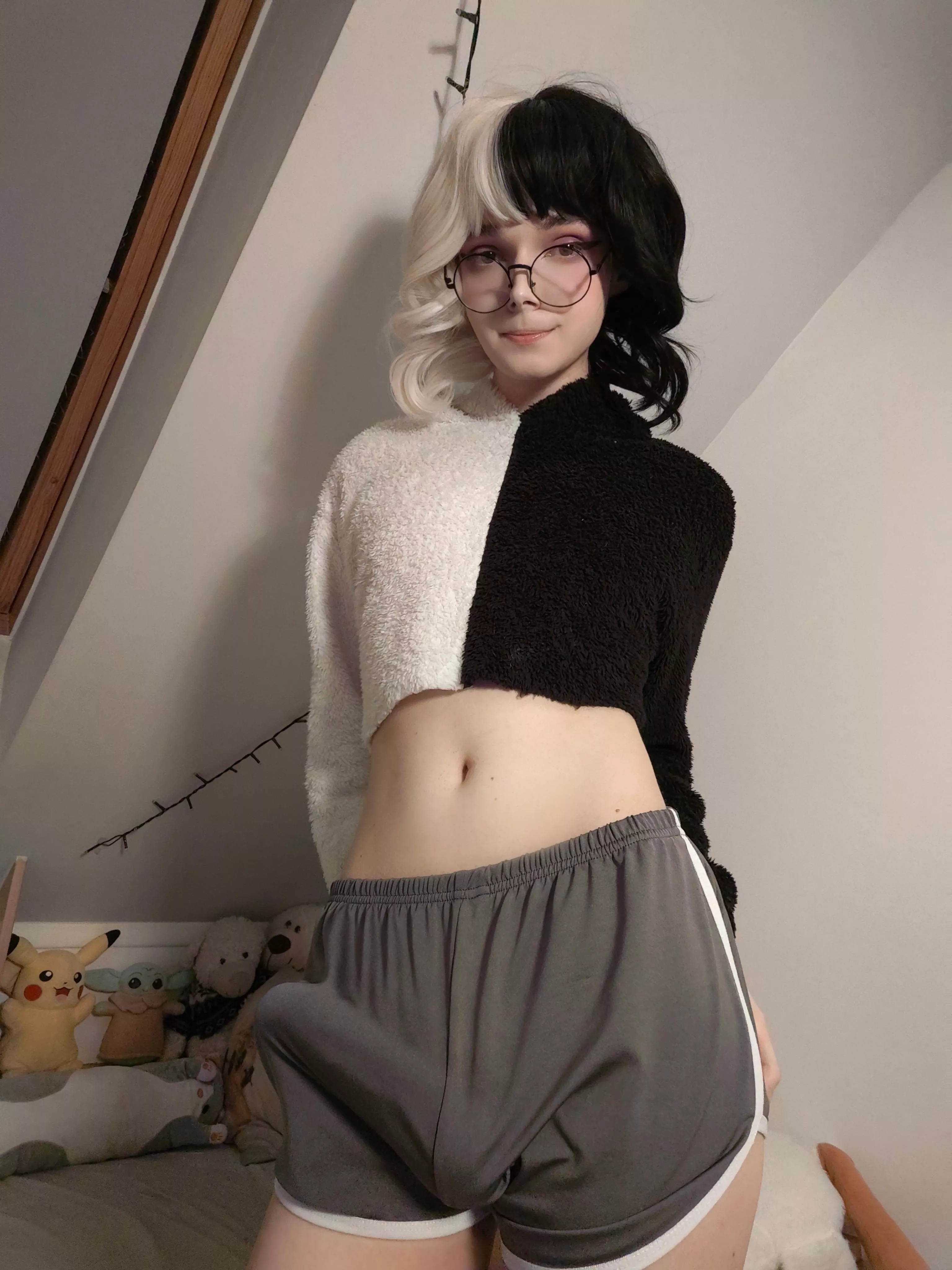 Am I pretty enough to seduce a straight guy? 🥺