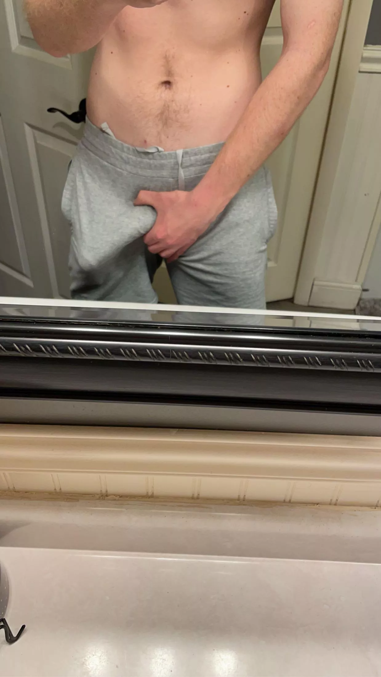 Are grey sweat pants allowed in here? Dms open