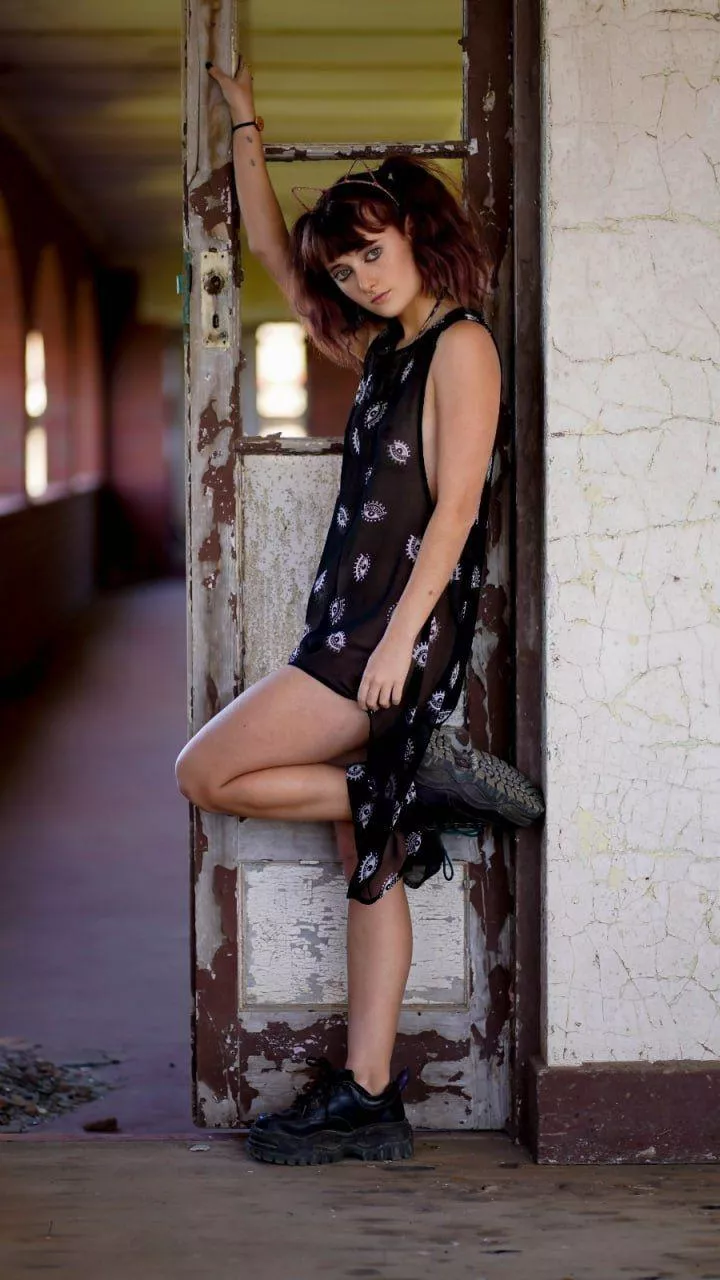 black dress posing, waiting for ur charming prince in shadows F18