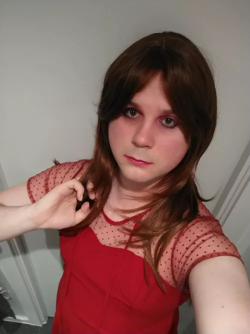 Early days but feeling cute in makeup 🥰
