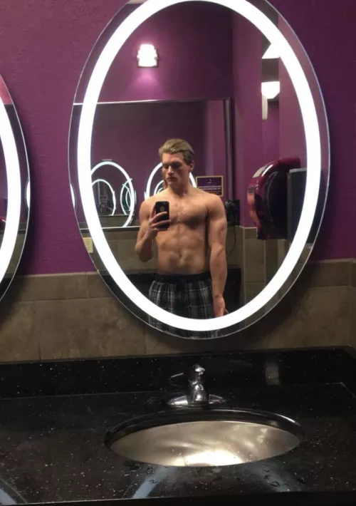 Flexing for you 😘