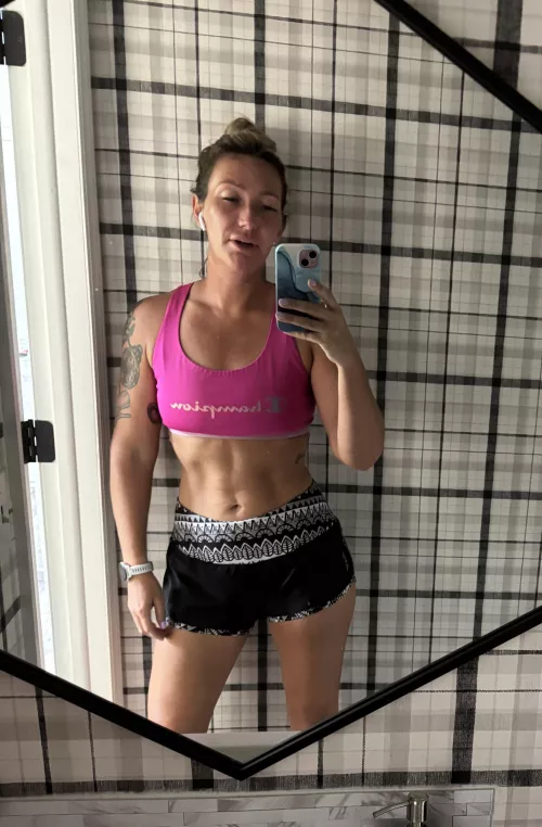 Gotta stop for a selfie [f]