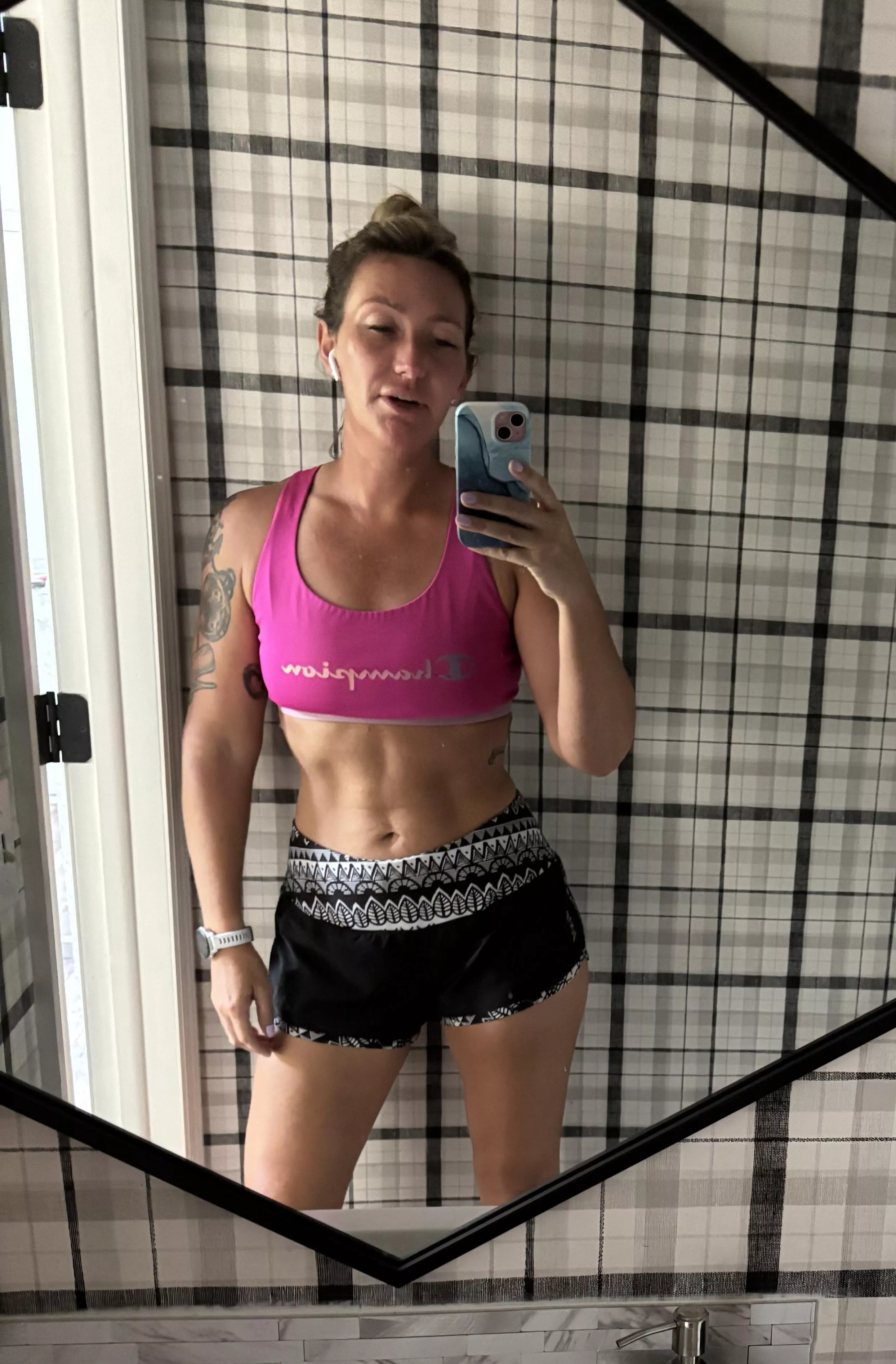 Gotta stop for a selfie [f]