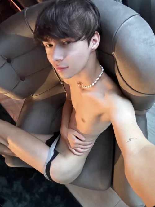 hello :3 125lbs and surfer boy i hope i dont annoy anyone here 🧸