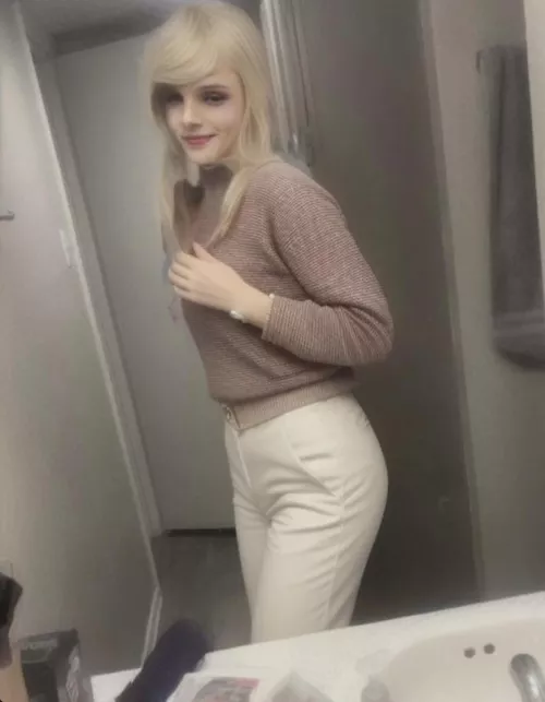 Hey am I cute enough for you daddy ?!?!?🥰