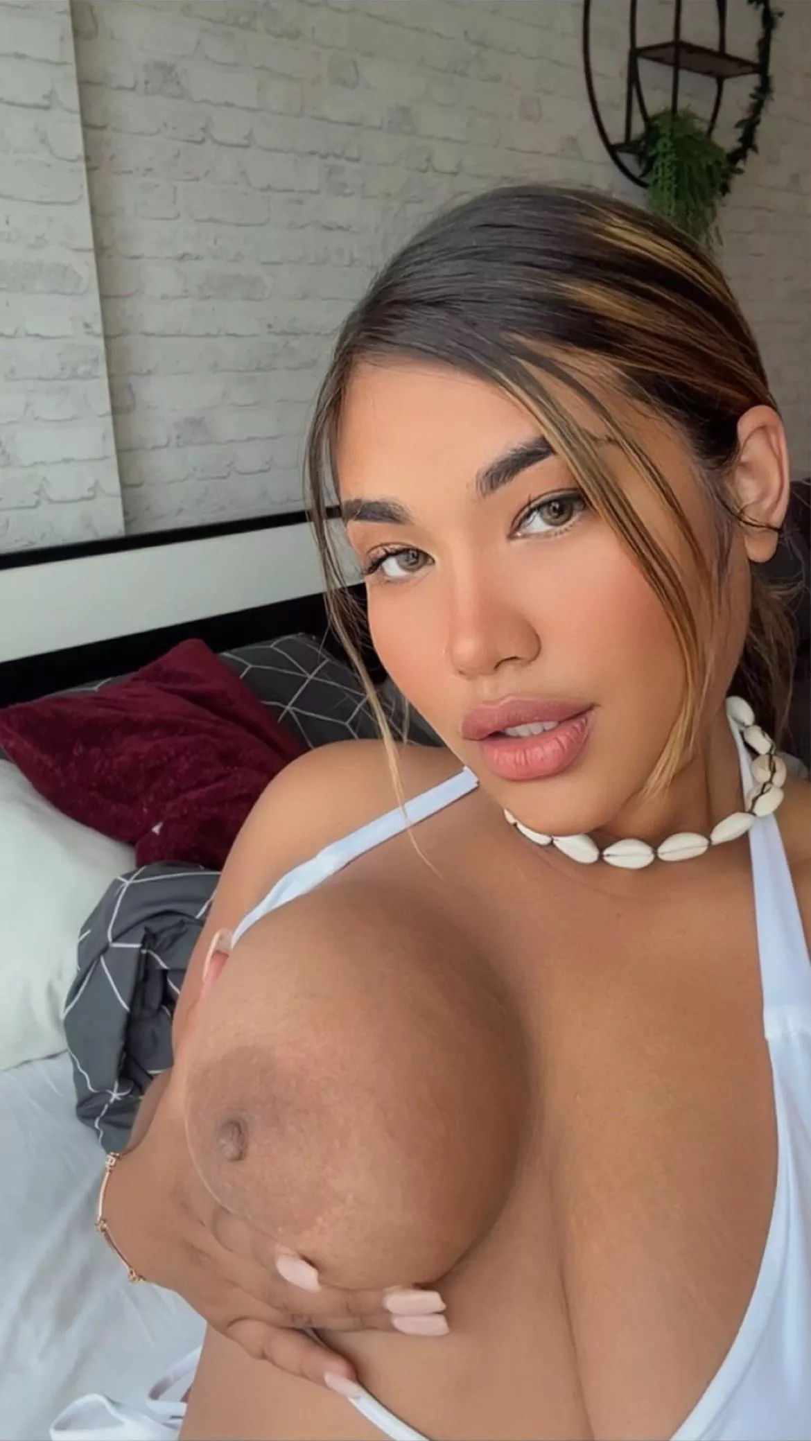 Hey I'm you new slut neighbor, would you like to visit