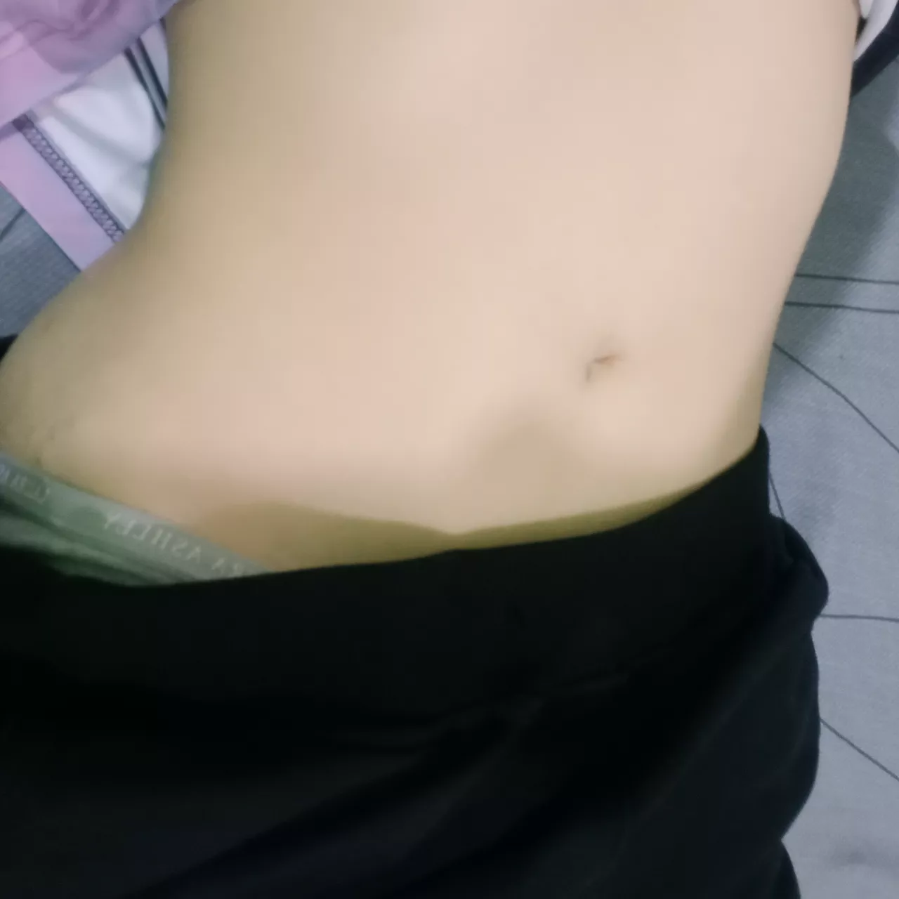 hold me down gently ~>~