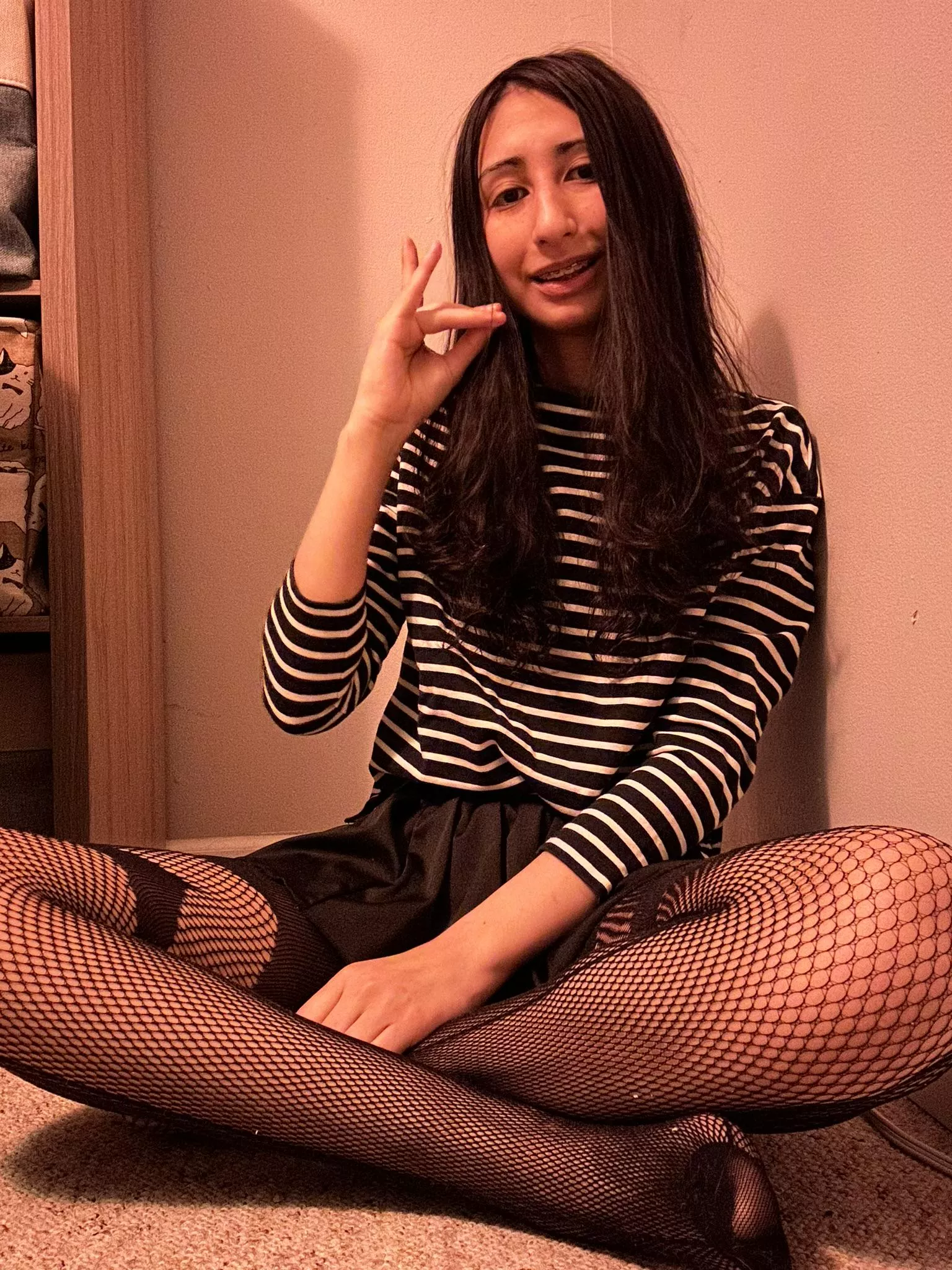 I made a cute little wolf with my fingers