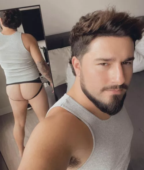 I want my cheeks spread and my hole fucked 🙇🏻🫠