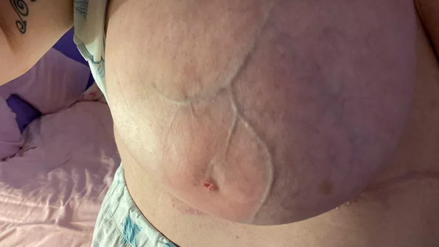 I wish I could trace them my own tongue. Yours will have to do 💋