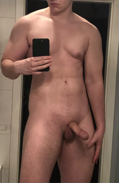 I would love to have my dick sucked 