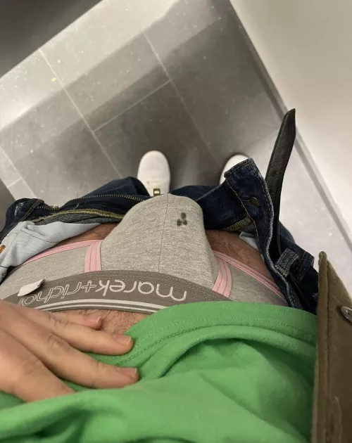 I’m leaking 👉🏻👈🏻