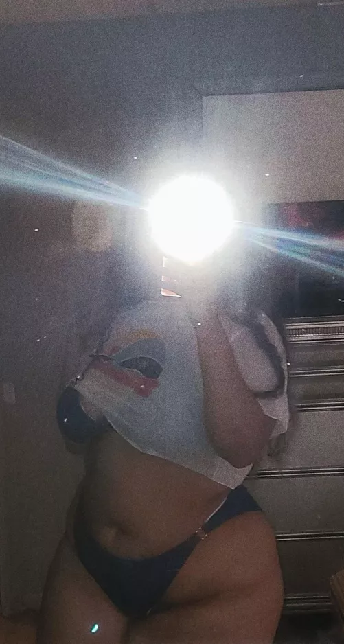 Insane what this body does to the male brain. 