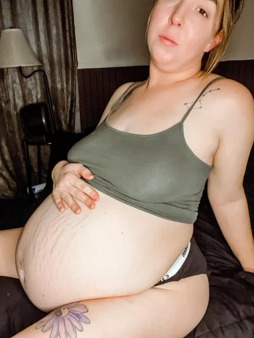 Just a naughty [MILF] who loves to be bred