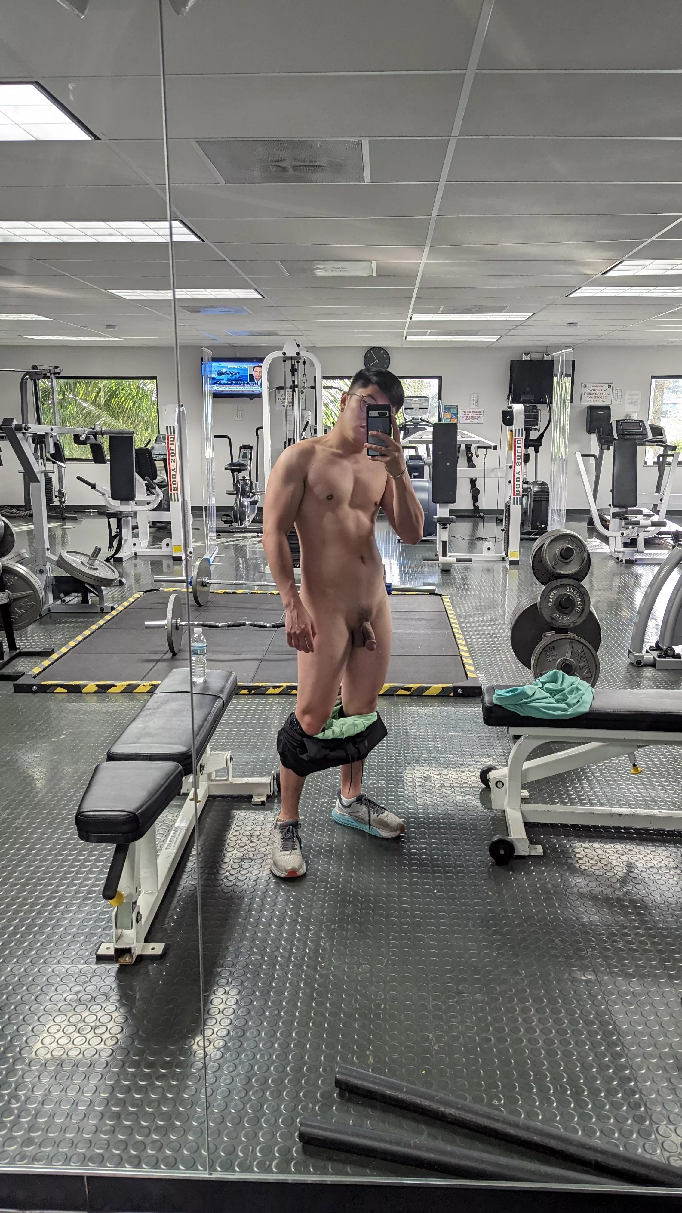 [M] This is why we like empty gyms! 