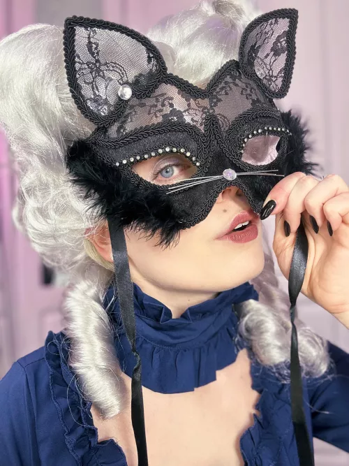 Masquerade Kitty 