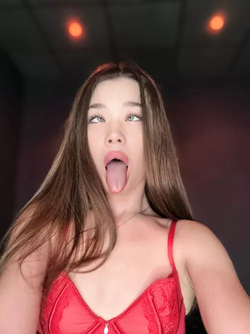 slutty babe needs cock