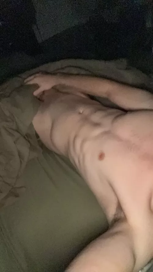 19 Frat boy looking for other fit guys that show face. Let’s compare and see who’s bigger snap: ryanyork70