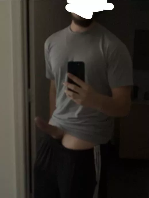 20 M stoner college gym-goer. Dm me