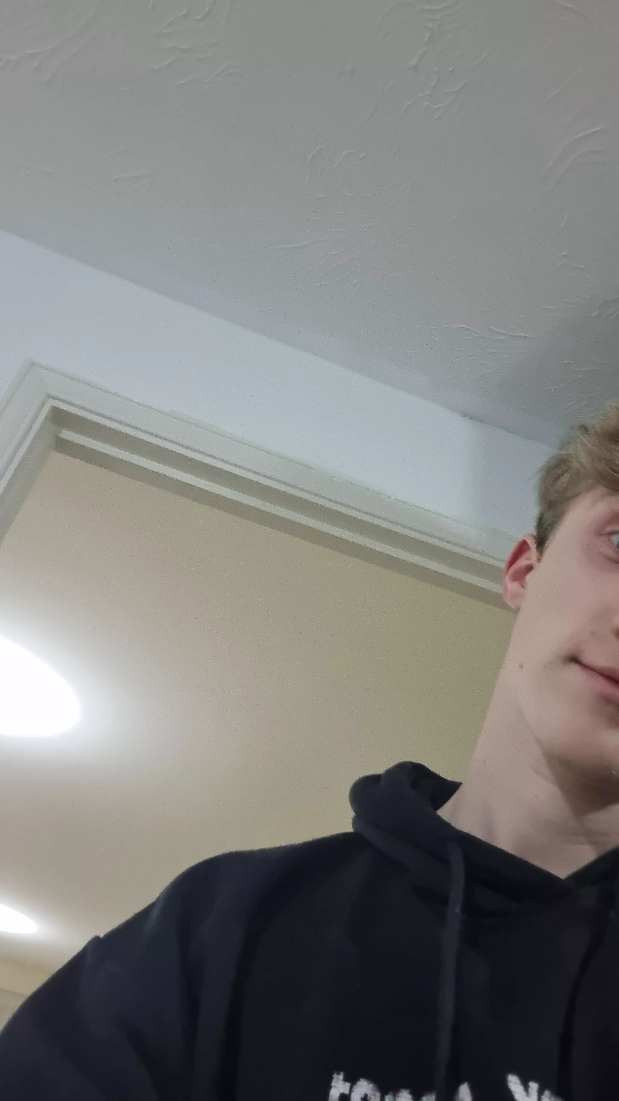 22 UK Straight guy here bored af looking for a gay bottom friend to get to know if you're around my age or younger hmu 