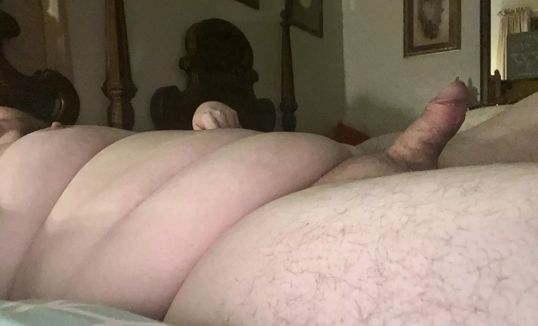 23 M Need big butt bottoms to please me and cum for me DM