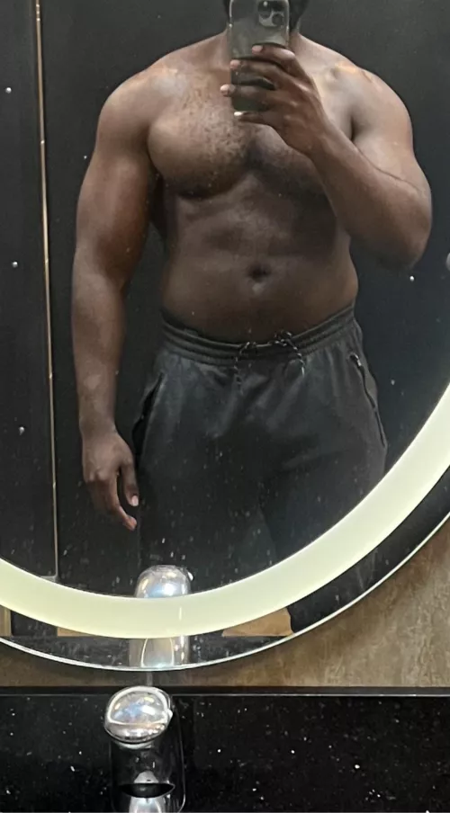 26 bbc need a smooth white bottom (twink or fem) that loves black dick @jasontee9