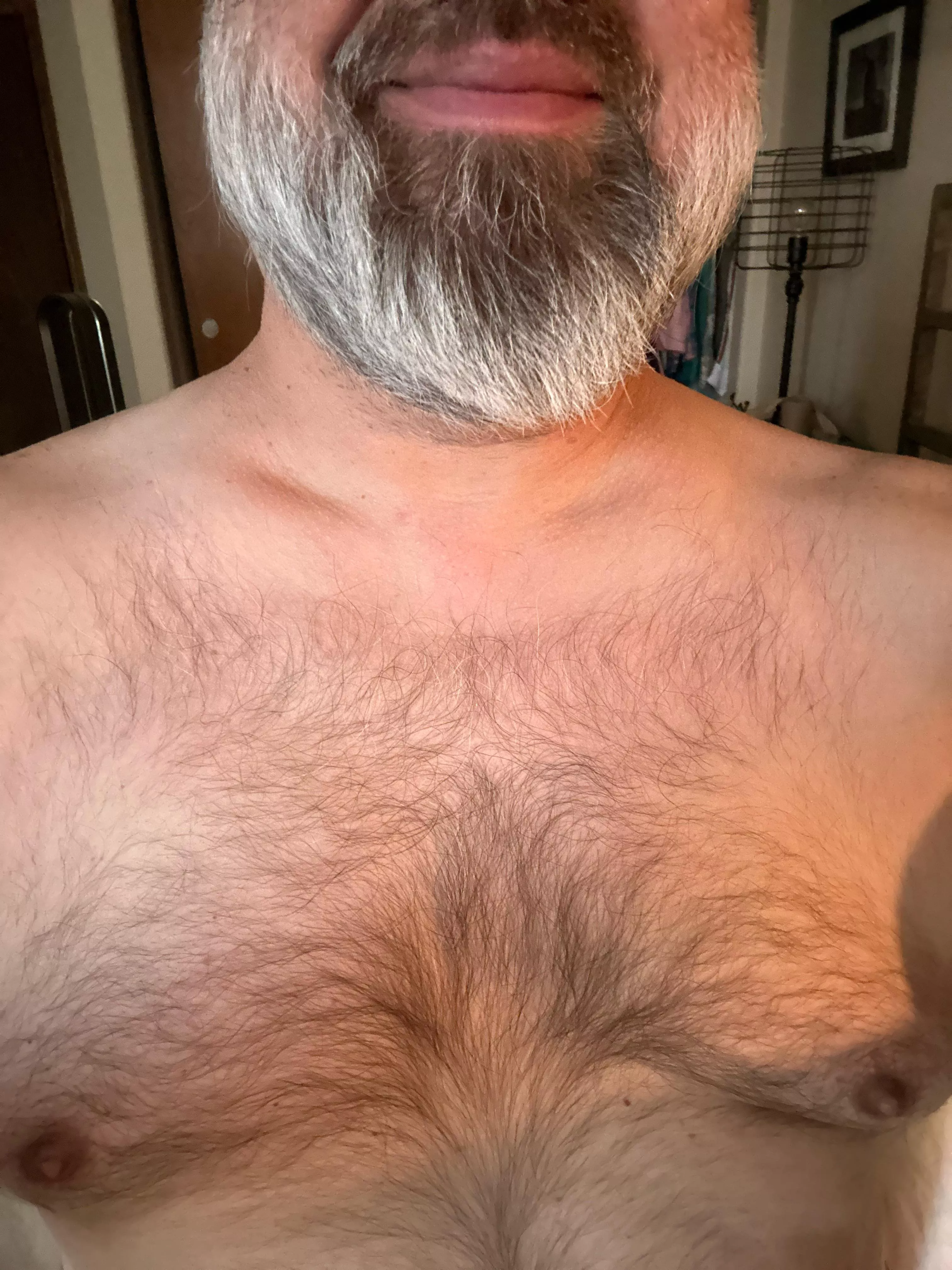 44 M USA dad type looking to trade naked snaps with face with guys 20-45. No live or calls please. Must show face. Snap is julydoubleseven