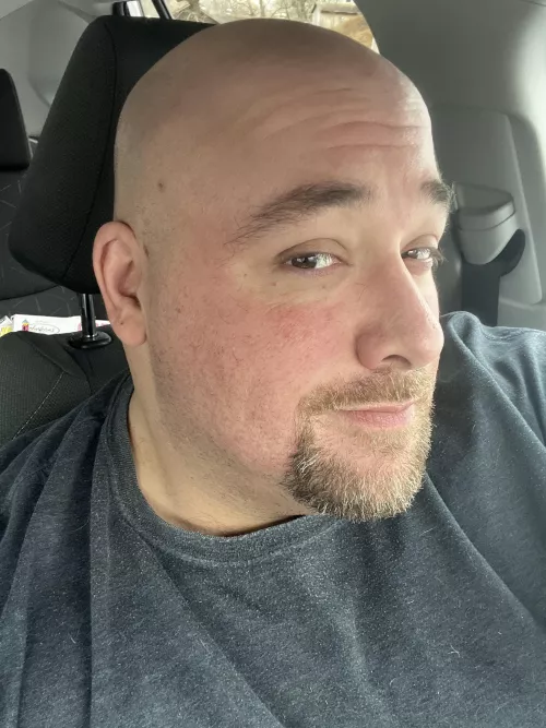 45 yo southern bear... free hugs and cuddles!